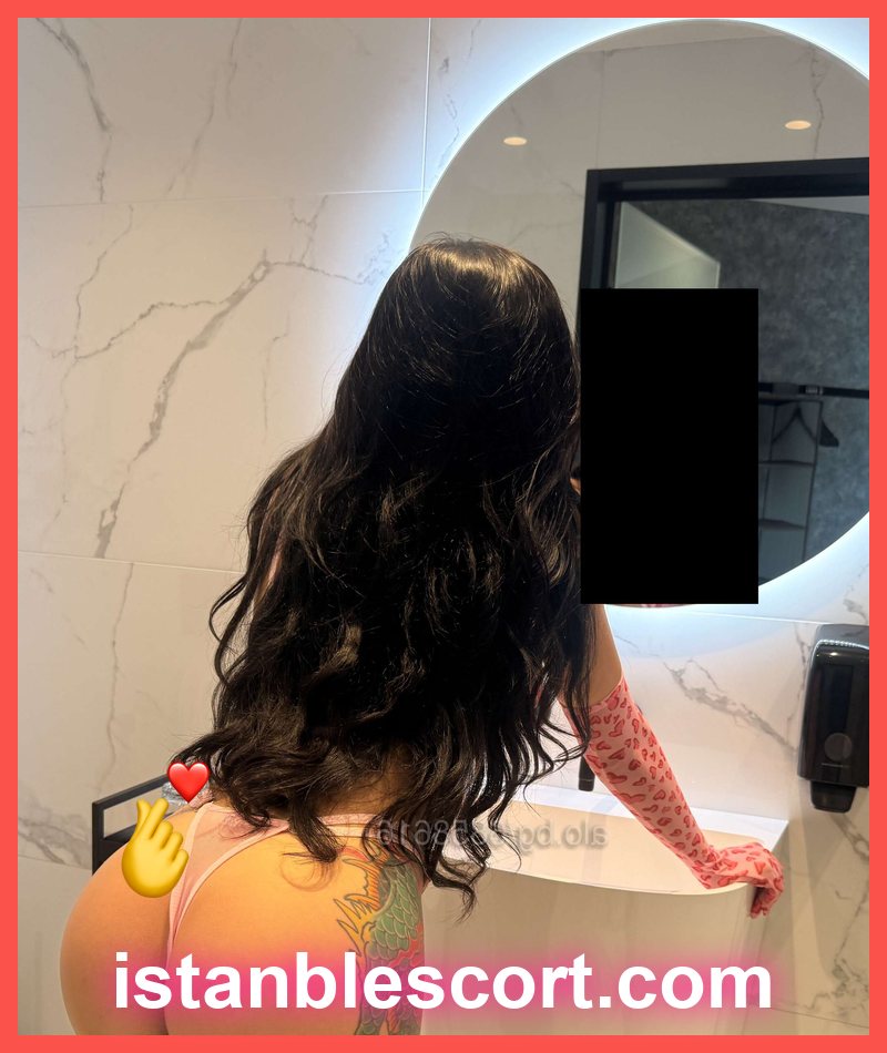 Dilara, 32 — Kanarya showcase card